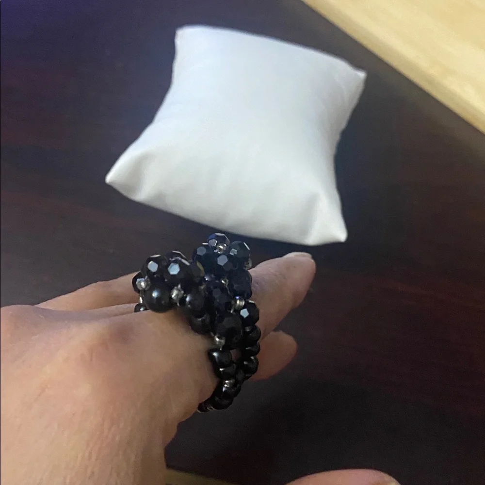 Elegant Black Women's Beaded Ring Size 8